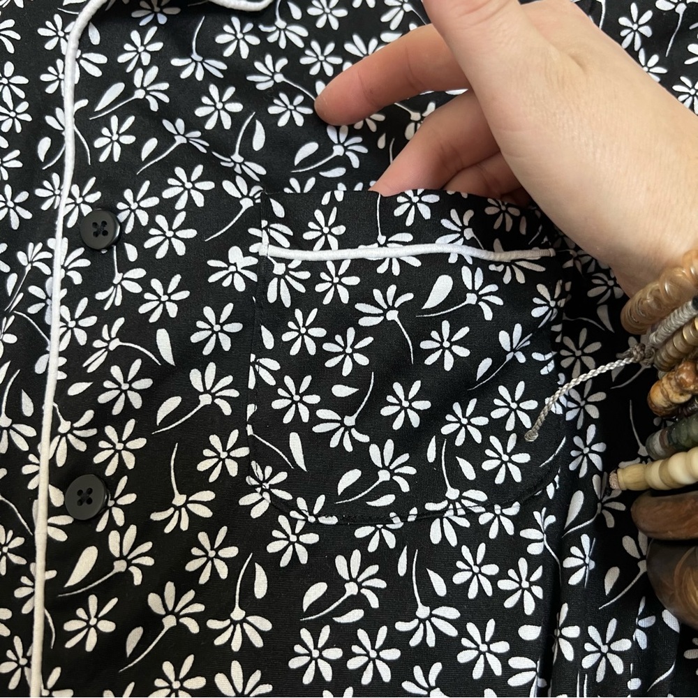 Count The Stars Black Daisy Print Short Sleeve Pajama Shirt - Picture 4 of 6